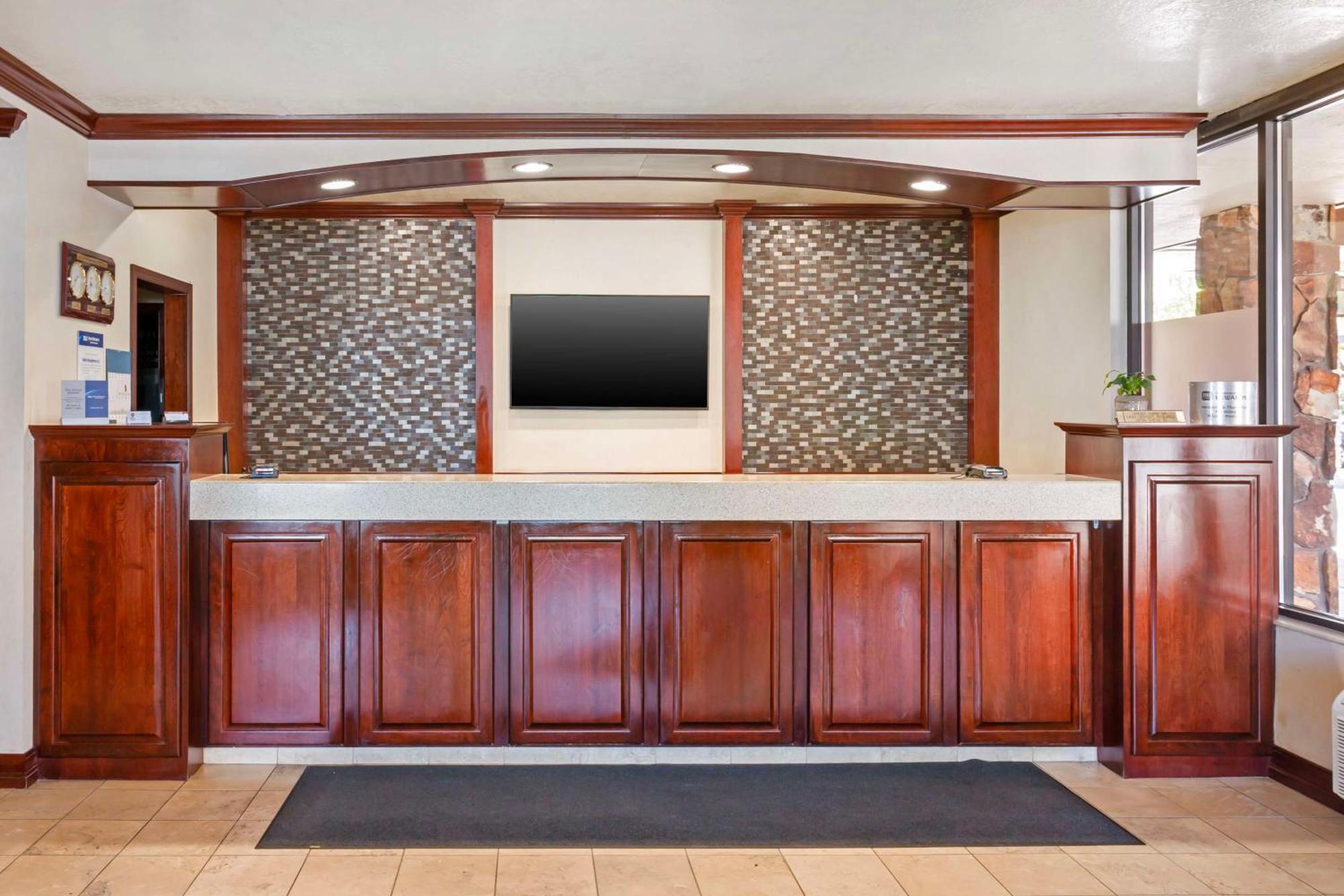 Best Western Plus Weston Inn Логан Экстерьер фото
