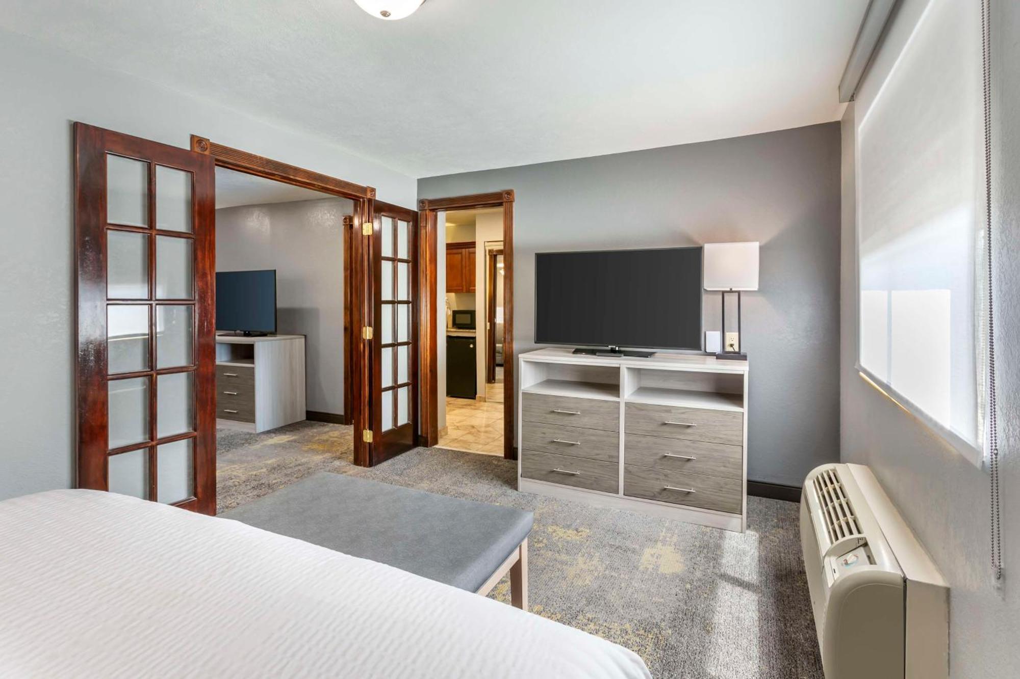 Best Western Plus Weston Inn Логан Экстерьер фото